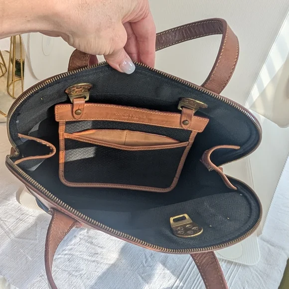 Vintage Dooney & Bourke No. B06640 Cabriolet Zip Satchel, Navy Canvas & Leather - Picture 11 of 15